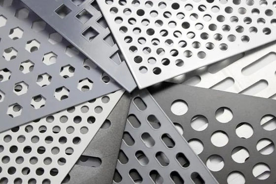 ورقة الفولاذ المقاوم للصدأ مثقبة متعددة الاستخدامات للصناعات الإنشائية