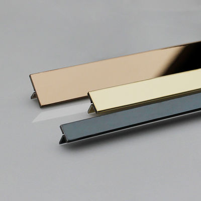0.6mm طلاء PVD مطلية بالذهب على شكل T بلاط الشحذ SS201304 حافة حافة تقليم مرآة البولندية